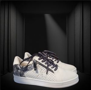 ⭐️ Women's Black and White Zipper Sneakers Sz 11 NWT